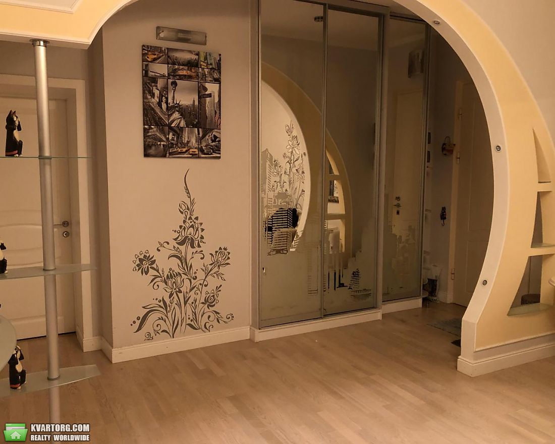 Rent out 2-room apartment. Киев,  Тарасовская — photo 10