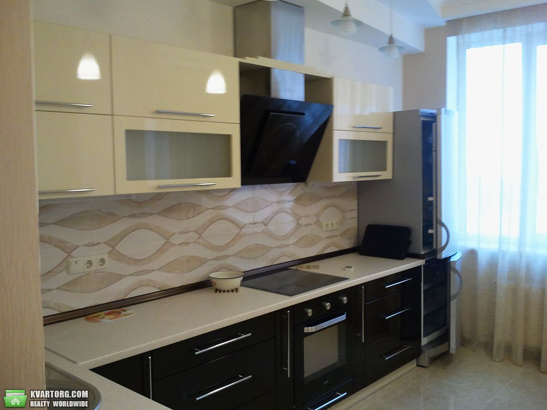 Rent out 2-room apartment. Одесса, Базарная — photo 1