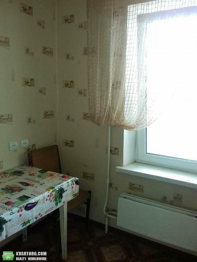 Rent out 1-room apartment. Киев,  Автозаводская — photo 4