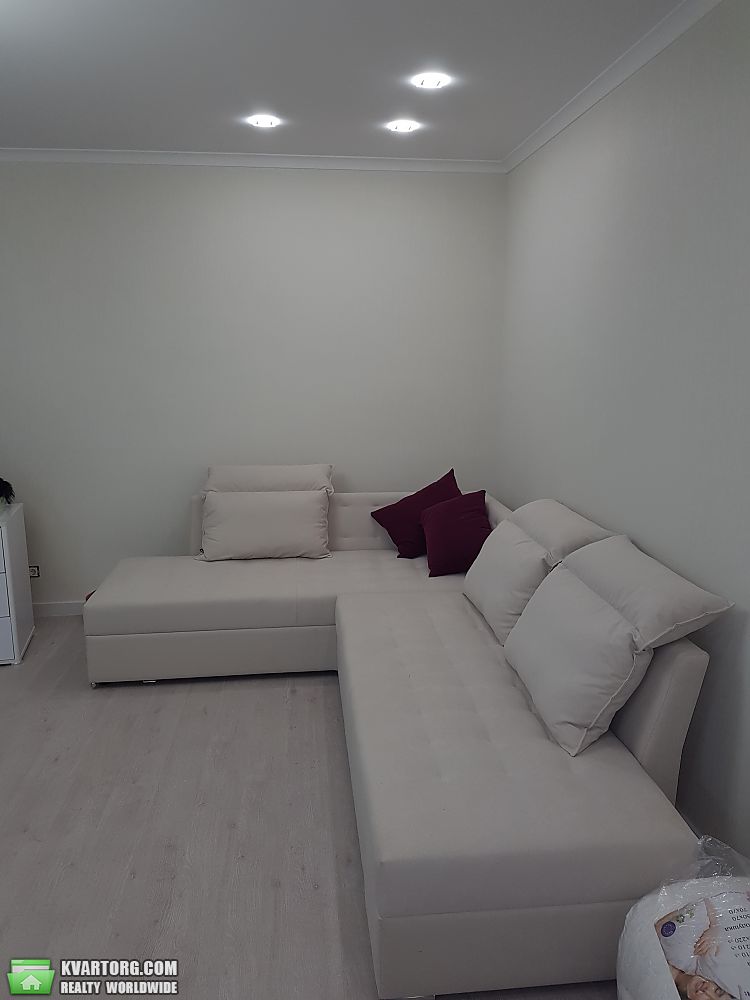 Rent out 1-room apartment. Киев, Харьковское  шоссе — photo 10