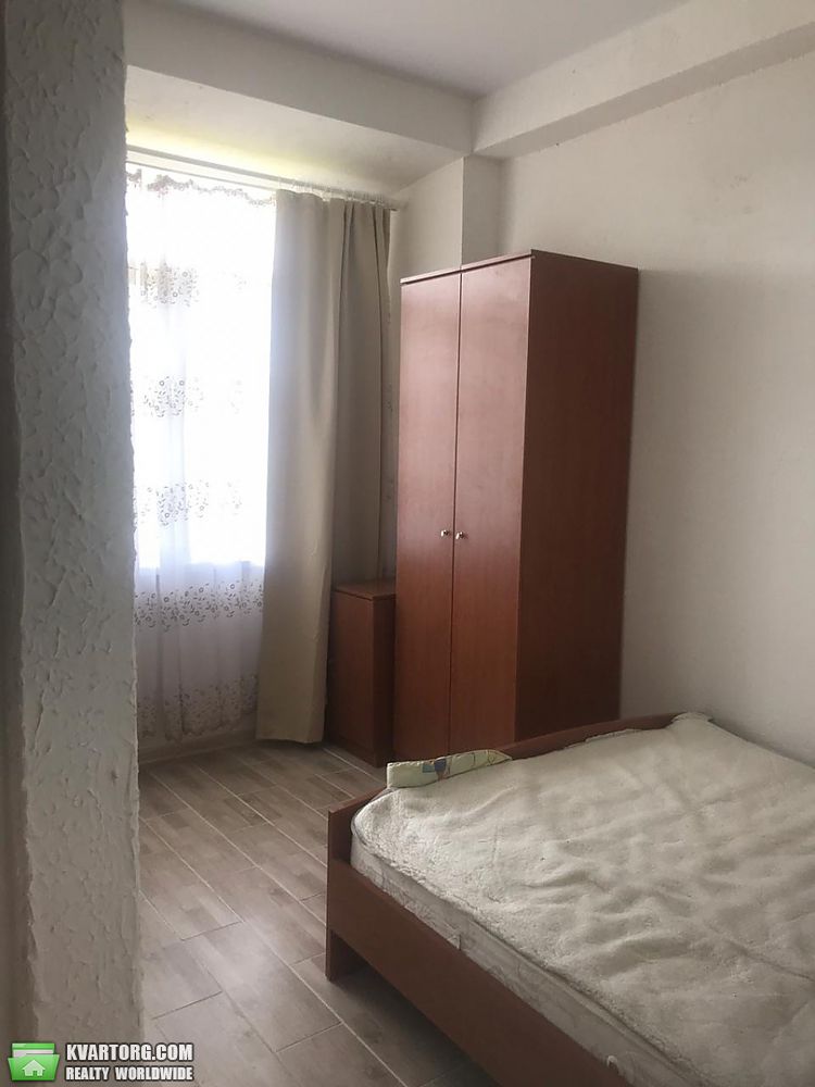 Rent out 1-room apartment. Киев, Бульвар Леси Украинки — photo 1