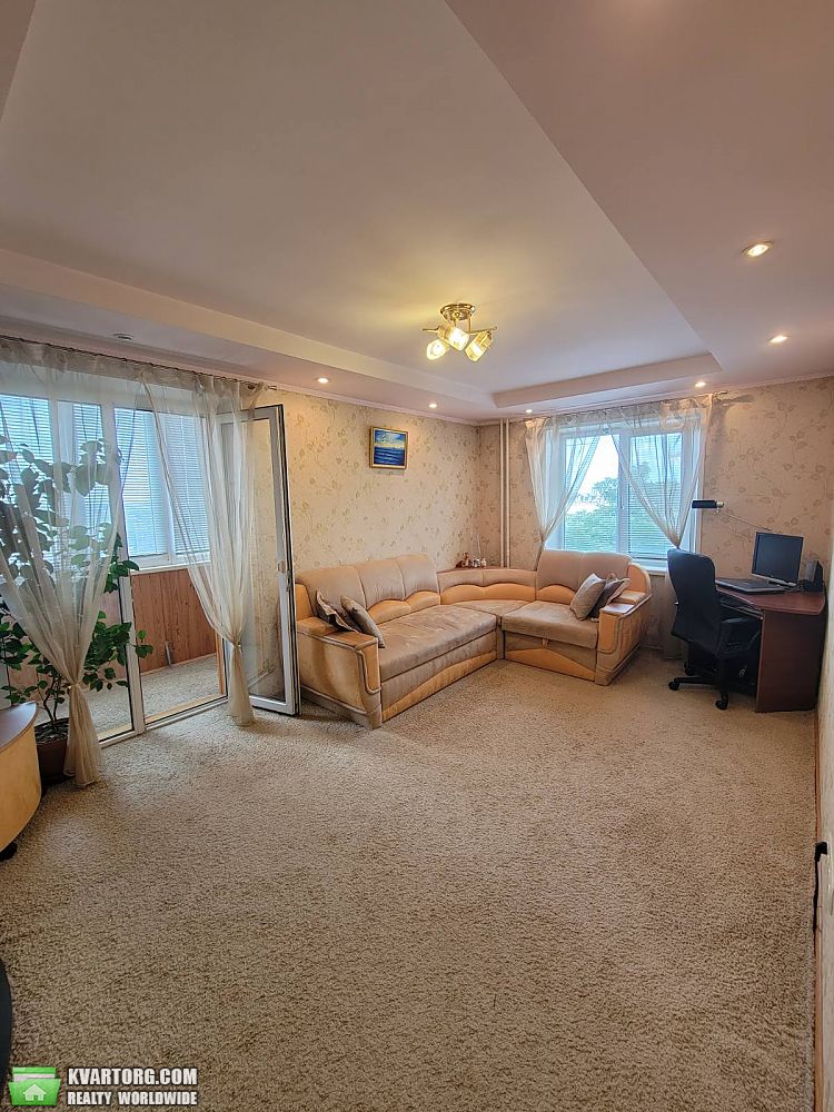 Rent out 2-room apartment. Киев, Зодчих — photo 1