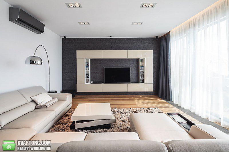 Sell 4-room apartment. Киев,  Дмитриевская — photo 1