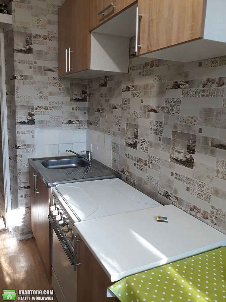 Rent out 1-room apartment. Киев, Лесной проспект — photo 1