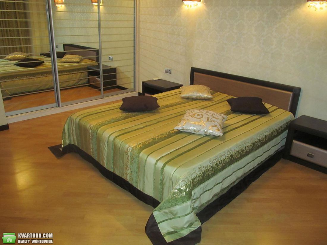 Rent out 2-room apartment. Киев,  Антоновича — photo 2