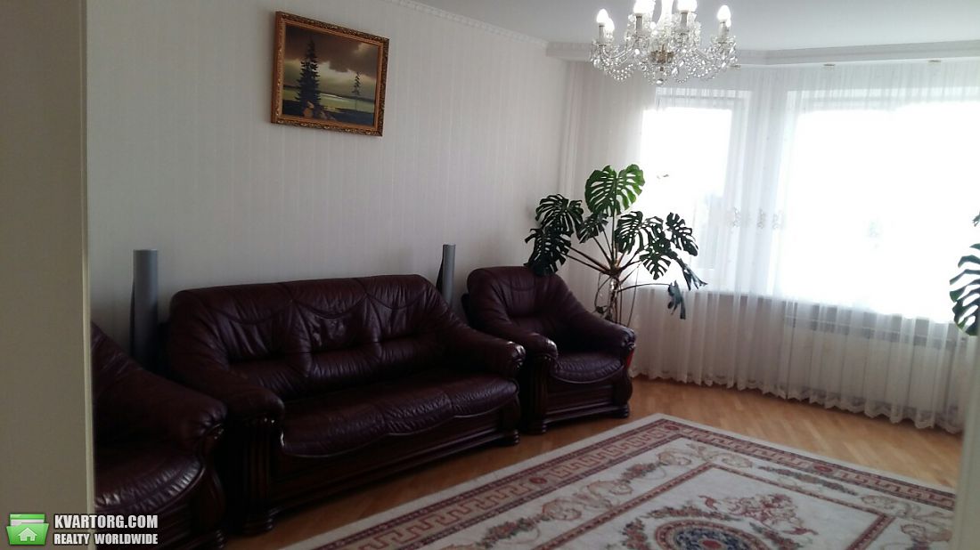 Rent out 3-room apartment. Киев,  Амосова — photo 10