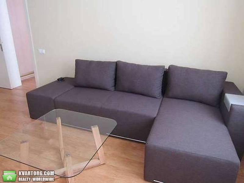 Rent out 2-room apartment. Киев,  Институтская — photo 1