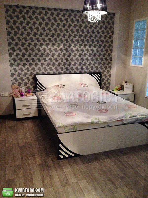 Rent out 2-room apartment. Киев,  Голосеевская — photo 1