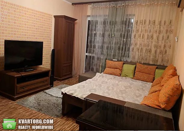 Rent out 2-room apartment. Киев,  Приозерная — photo 1