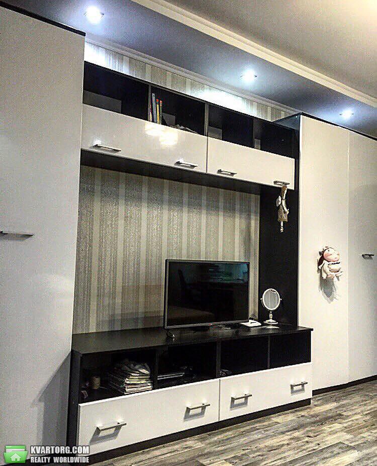 Rent out 2-room apartment. Киев,  Гарматная — photo 1