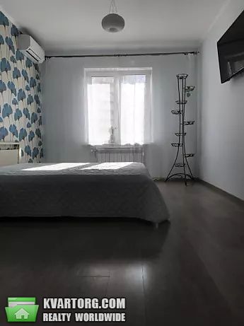 Rent out 2-room apartment. Киев, Урловская — photo 9
