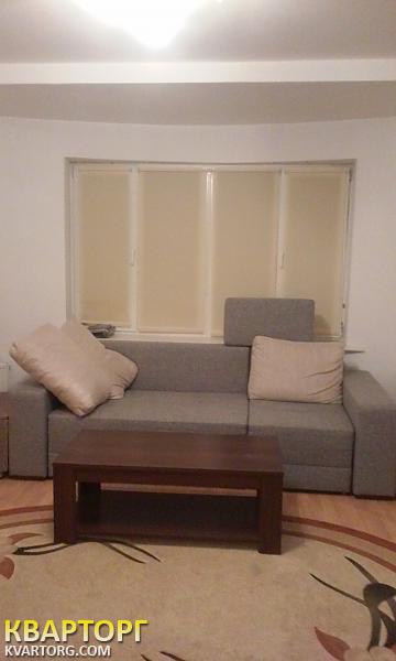 Rent out 2-room apartment. Киев, Подгорная — photo 2