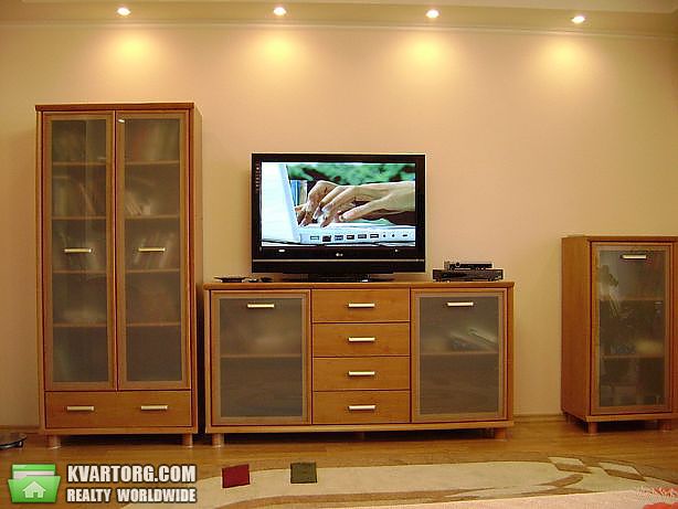 Rent out 2-room apartment. Киев, Старонаводницкая — photo 2
