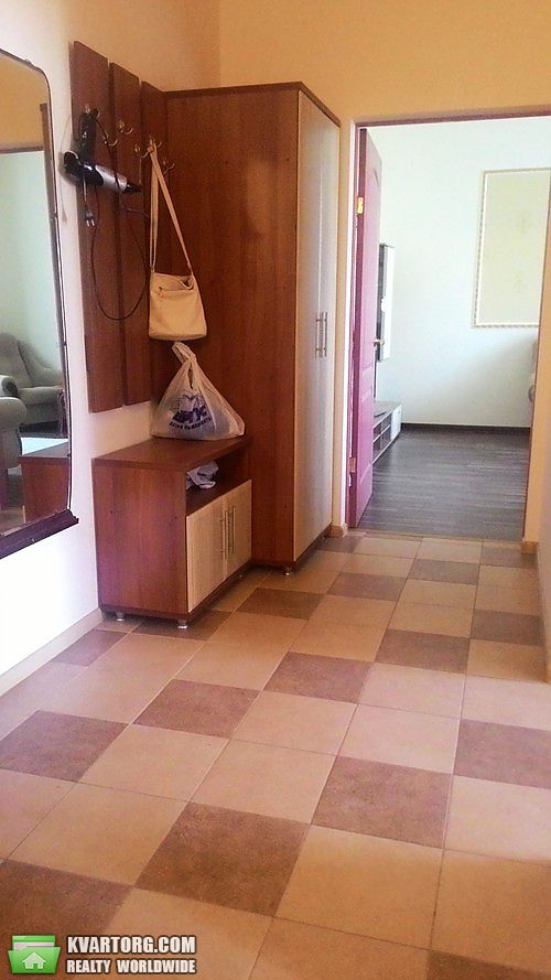 Rent out 3-room apartment. Киев,  Соломенская — photo 8