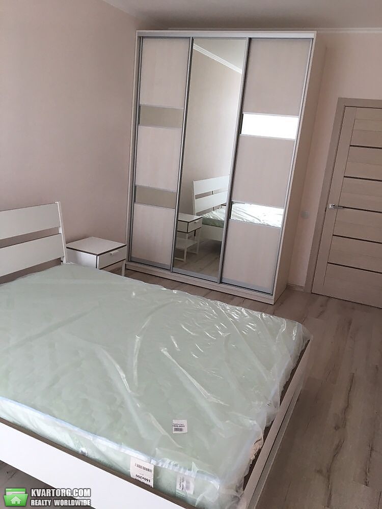 Rent out 1-room apartment. Киев, Регенераторная — photo 2