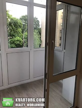 Rent out 2-room apartment. Киев,  Немировича-Данченко — photo 2