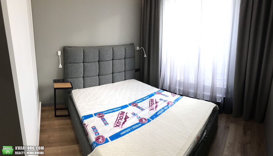 Rent out 2-room apartment. Киев,  Антоновича — photo 1