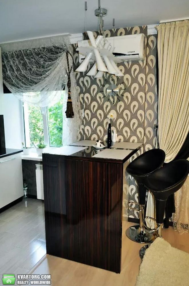 Rent out 2-room apartment. Киев, Бойчука — photo 3