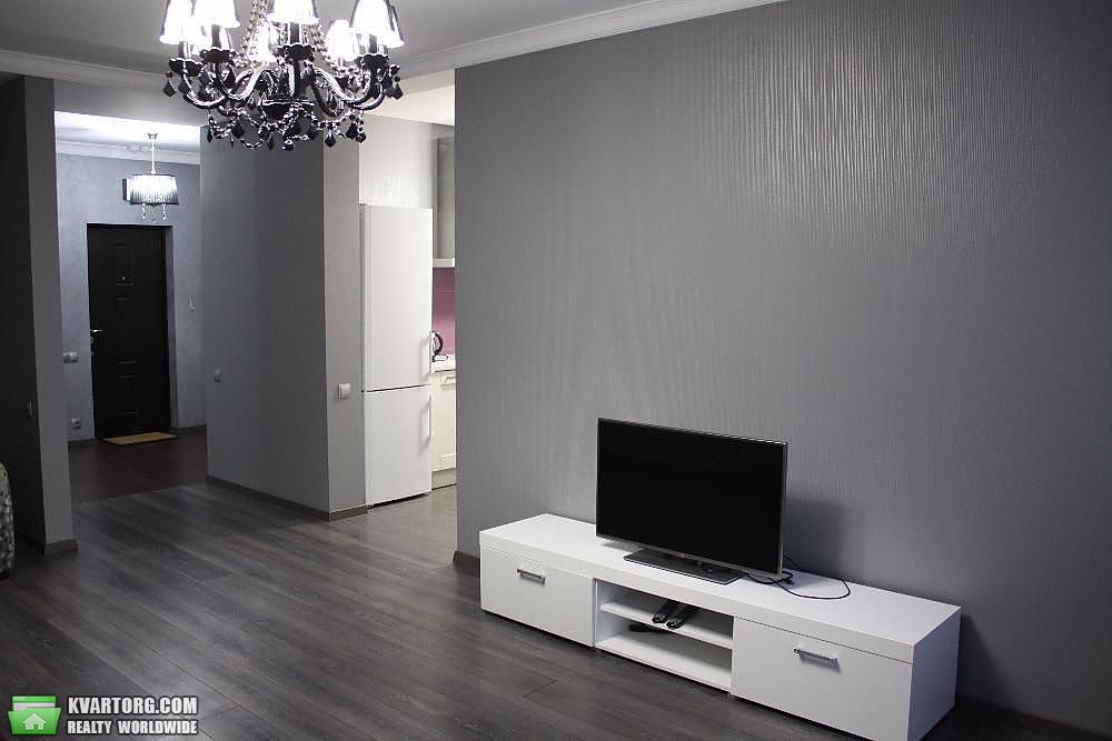 Rent out 2-room apartment. Киев,  Голосеевская — photo 9
