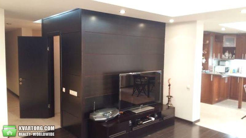 Rent out 3-room apartment. Киев,  Клиническая — photo 2