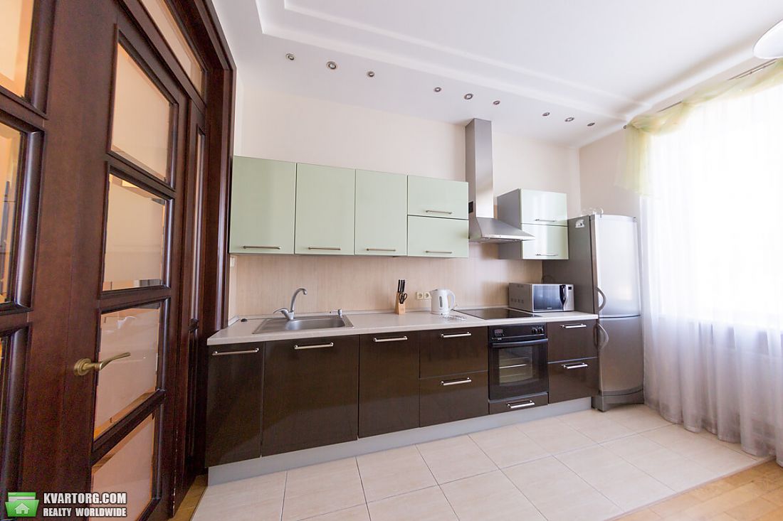 Rent out 2-room apartment. Киев,  Щорса — photo 1