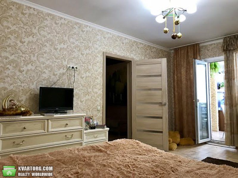 Sell 4-room apartment. Киев,  Ирпенская — photo 1