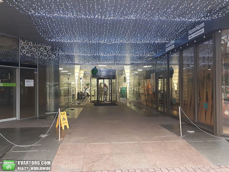 Rent out office. Киев, Жилянская — photo 2