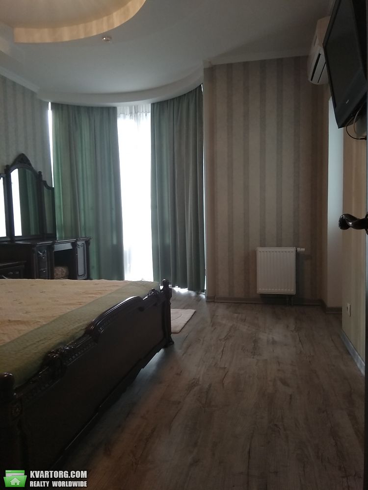 Rent out 3-room apartment. Киев,  Харьковское шоссе — photo 10