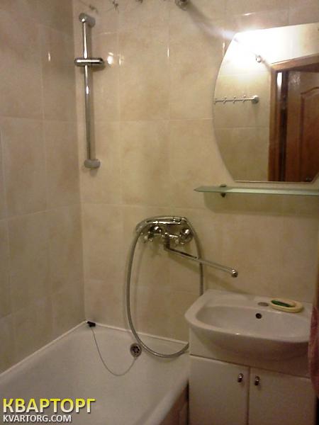 Rent out 2-room apartment. Киев,  Строителей — photo 6