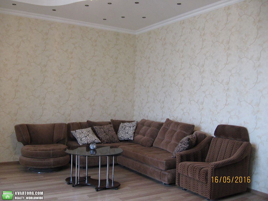 Rent out 3-room apartment. Киев,  Соломенская — photo 7