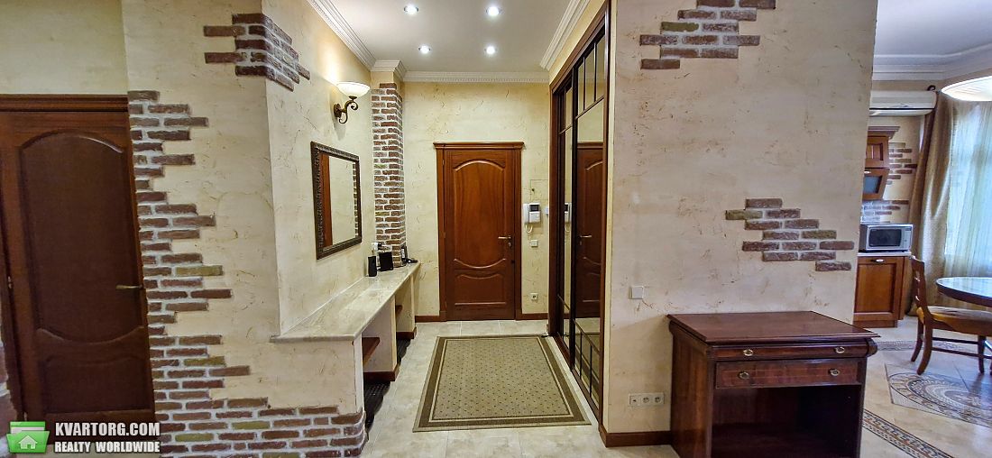 Rent out 3-room apartment. Киев,  Богдана Хмельницкого — photo 2
