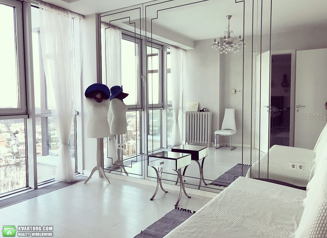 Rent out 4-room apartment. Киев, Драгомирова ул. — photo 8