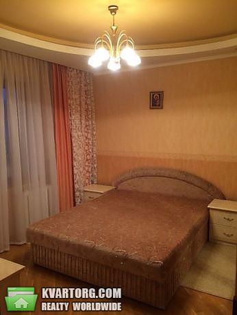 Rent out 3-room apartment. Киев,  Крейсера Авроры — photo 1
