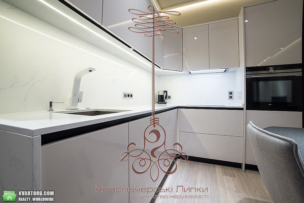 Sell 3-room apartment. Киев,  Драгомирова — photo 8