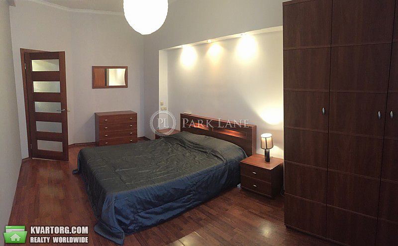 Rent out 2-room apartment. Киев,  Мазепы — photo 1