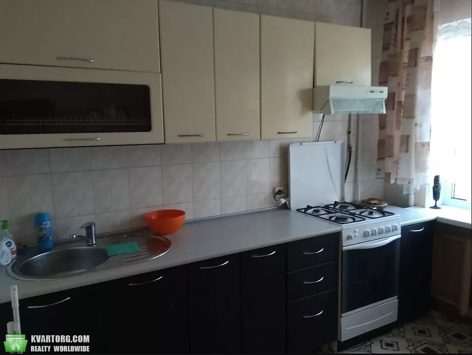 Rent out 1-room apartment. Киев, Чекистов — photo 3
