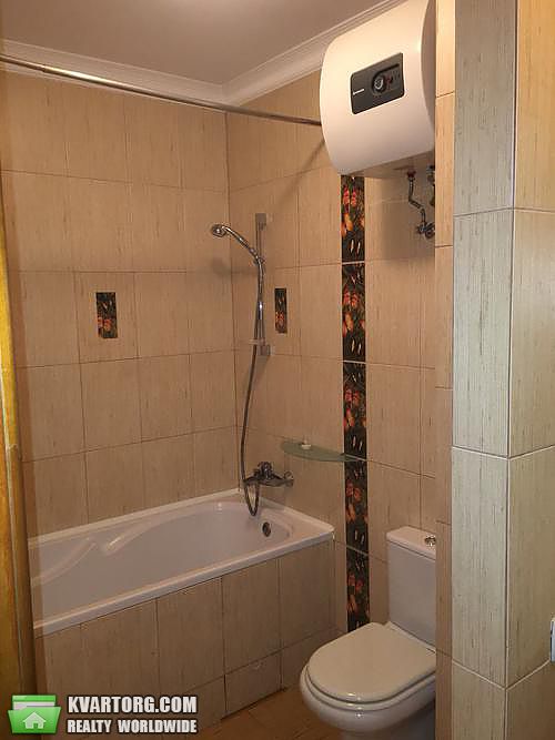 Rent out 3-room apartment. Киев, Драгоманова — photo 10