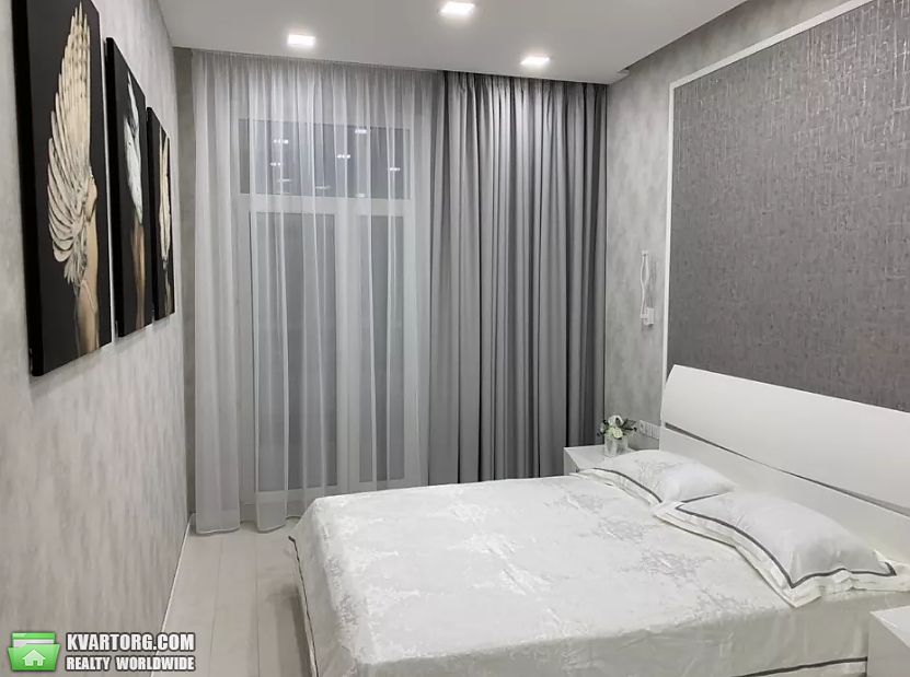 Rent out 1-room apartment. Киев,  Саперное поле — photo 1