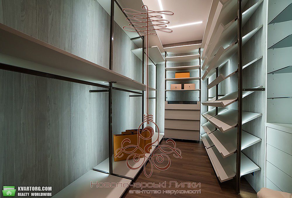 Sell 5-room apartment. Киев,  Драгомирова — photo 9