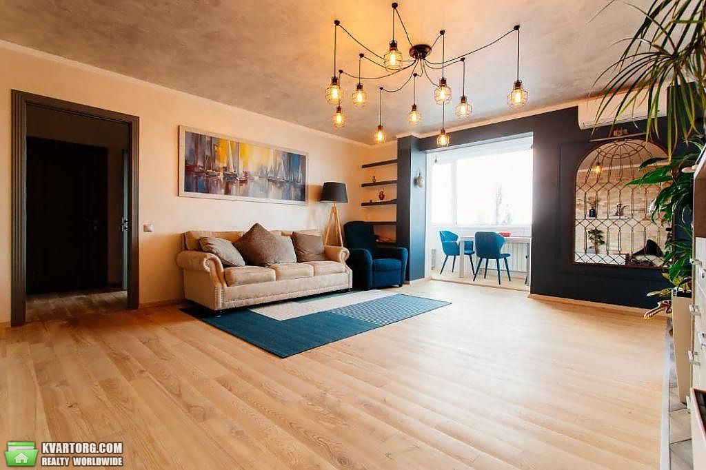 Rent out 3-room apartment. Киев,  Шелковичная — photo 2