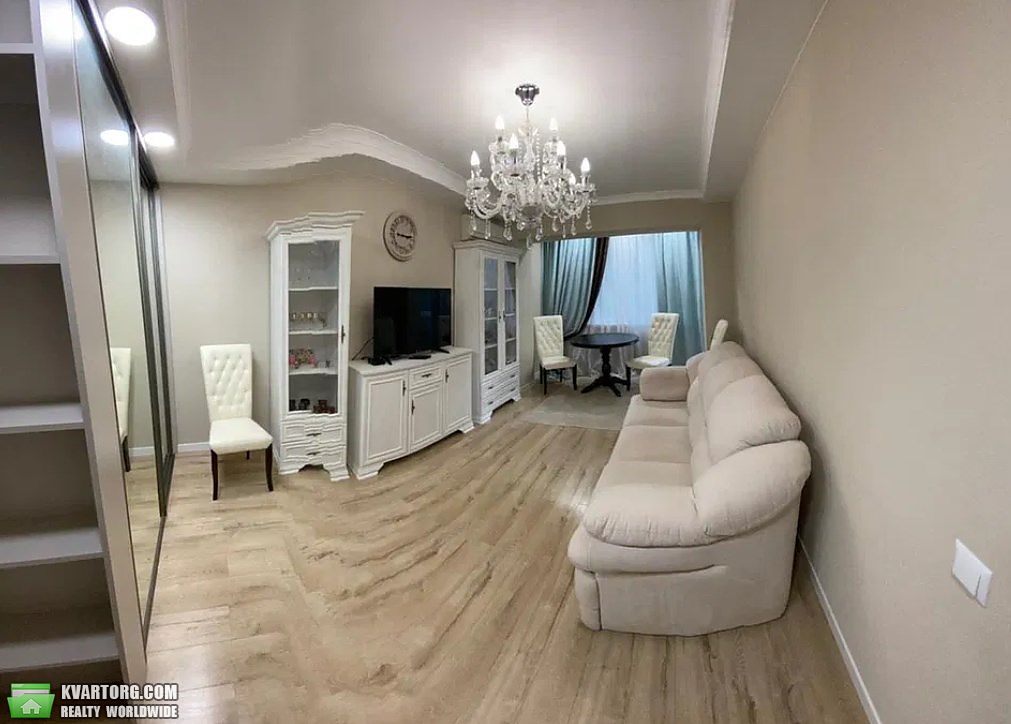 Rent out 2-room apartment. Киев, Новогоспитальная — photo 1