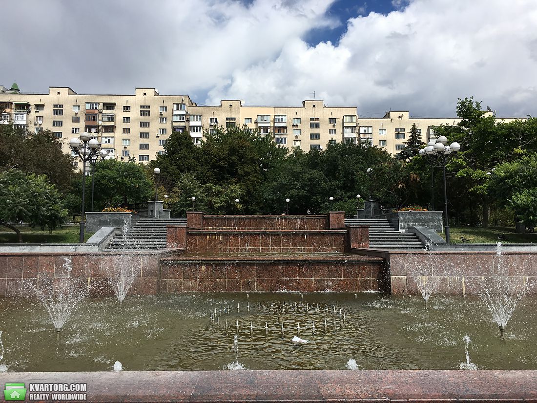 Rent out 1-room apartment. Киев,  Предславинская — photo 1