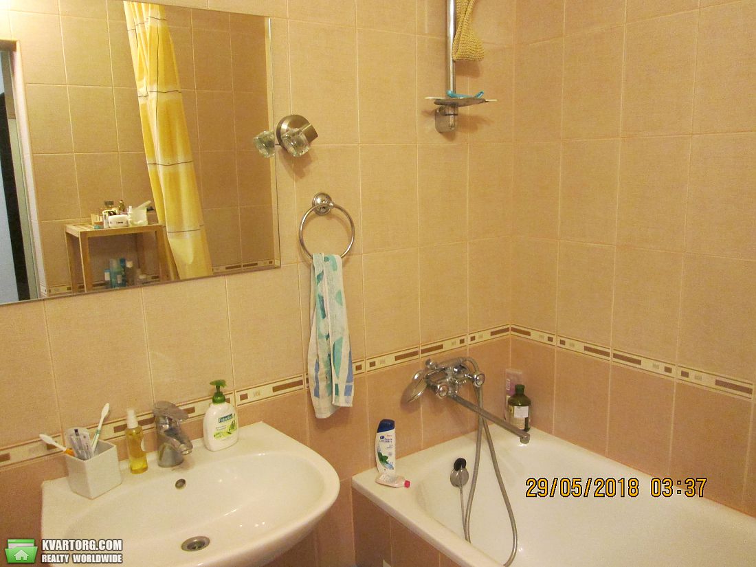 Rent out 2-room apartment. Киев,  Кошица — photo 7