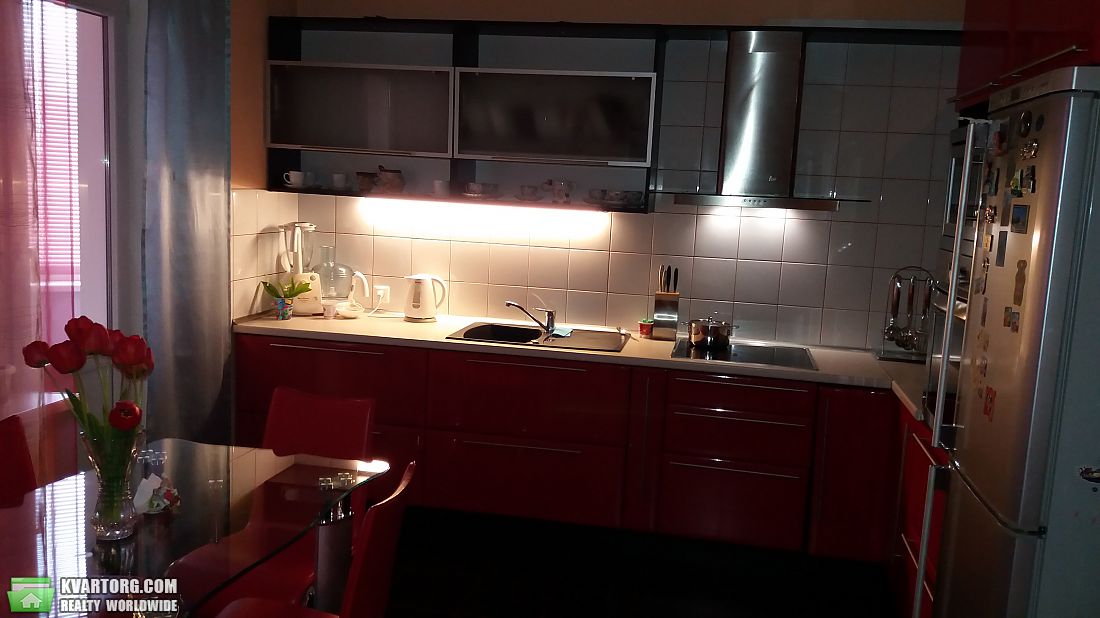 Rent out 3-room apartment. Киев,  Эрнста — photo 1