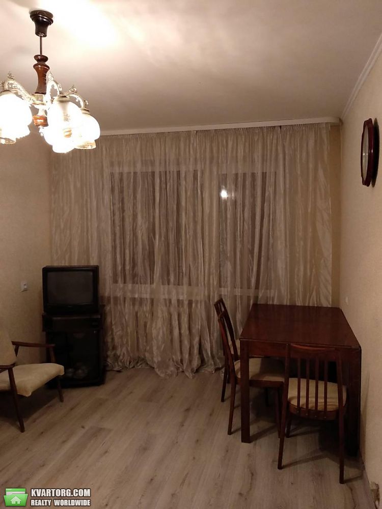 Rent out 2-room apartment. Киев,  Дарницкий бул — photo 7