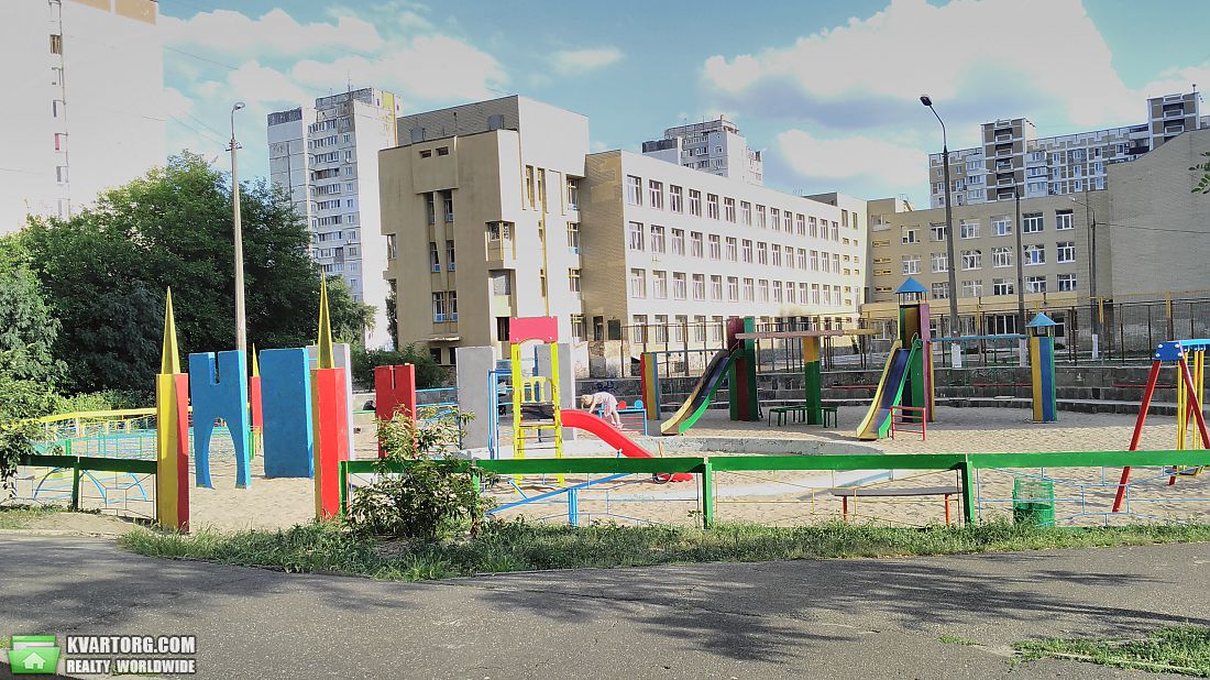 Rent out 2-room apartment. Киев,  Приречная — photo 2