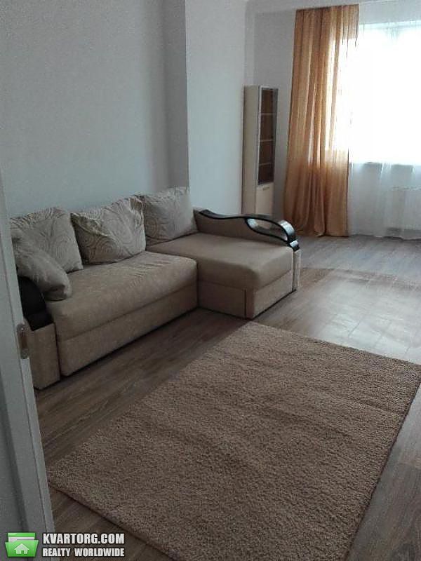 Rent out 3-room apartment. Киев,  Победы пр — photo 1