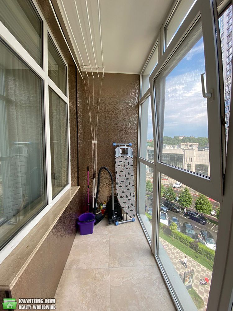 Rent out 1-room apartment. Киев, Драгомирова ул. — photo 5