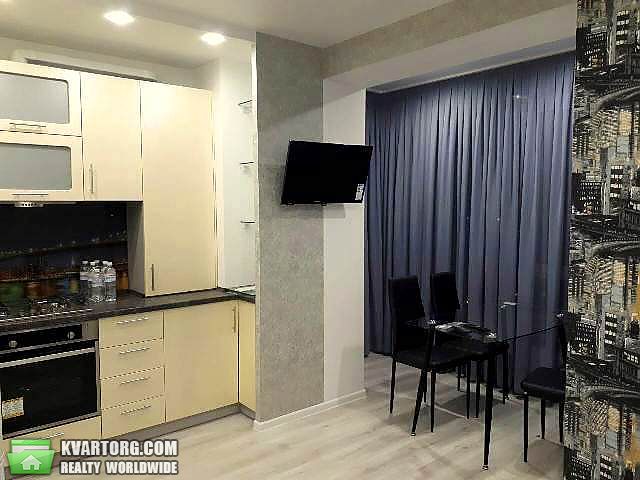 Rent out 2-room apartment. Днепропетровск,  Жуковского — photo 1