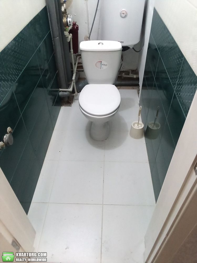 Rent out 2-room apartment. Киев,  Чавдар — photo 10